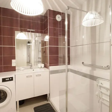Comfortable T3 Just A Stone's Throw From The Lake! Aix-les-Bains